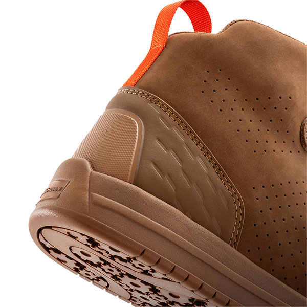 rebelhorn_boots_leather_spike_brown_detail5.jpg