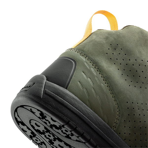 rebelhorn_boots_leather_spike_olive_detail5.jpg