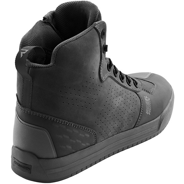 rebelhorn_leather-boots_spike_black_detail1.jpg