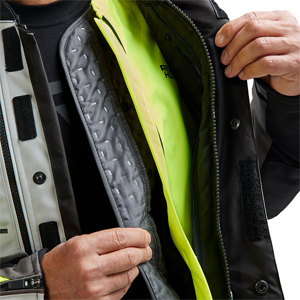 rebelhorn_waterproofs_jacket_in-out-hydrashield-pro-membrane_fluo-yellow_detail2.jpg