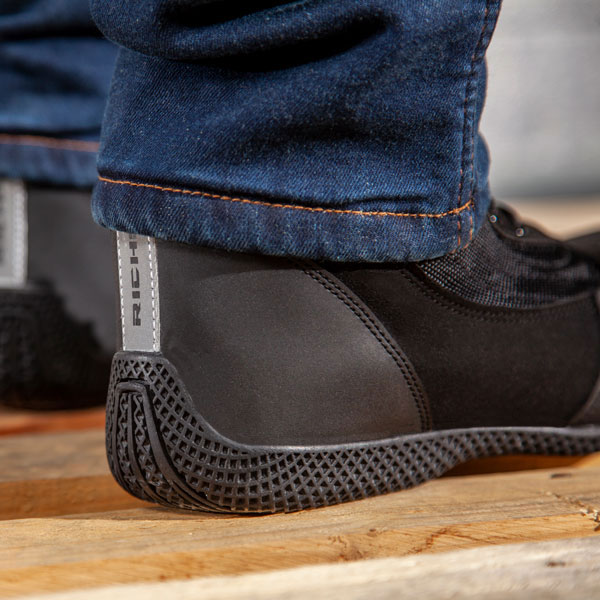 richa_boots_street_storm_black_lifestyle3.jpg