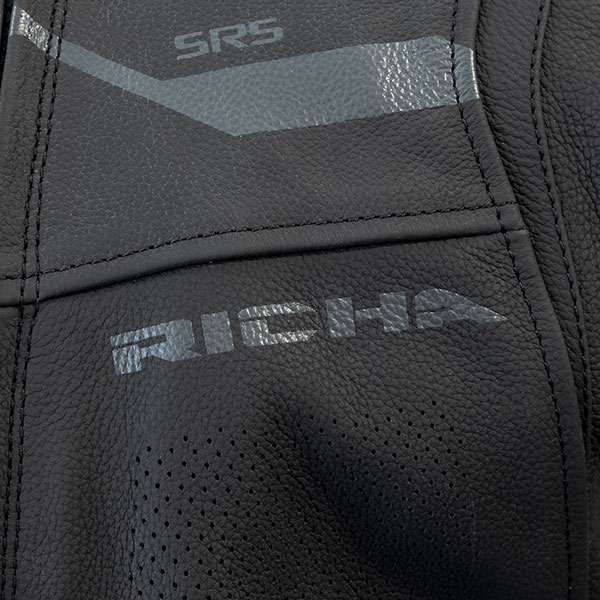 richa_jackets_leather_stradale_black-black_detail6.jpg