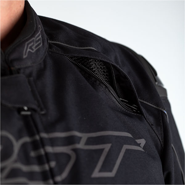 rst_jacket_textile_sabre_black_detail3.jpg