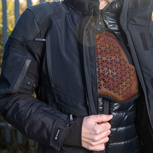 rukka_jacket-textile_kingsley_gtx_black_lifestyle10.jpg