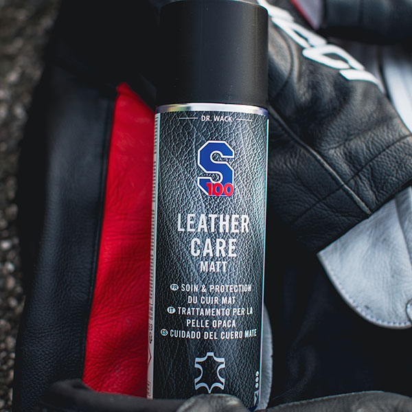 s100_cleaners_leather-care-matt_300ml_detail1.jpg