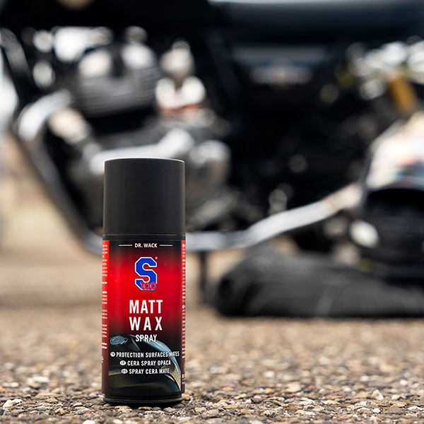 s100_cleaners_matt-wax-spray_250ml_detail2.jpg