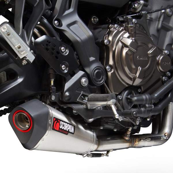 scorpion-exhausts_serket-taper_yamaha-tracer-700_16-19_steel_close.jpg