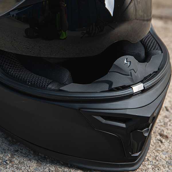 scorpion_helmet_exo-520-air-tech_matt-black_lifestyle-14.jpg