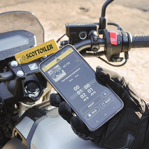 scottoiler_chain-oilers_xsystem-3.0+_lifestyle1.jpg