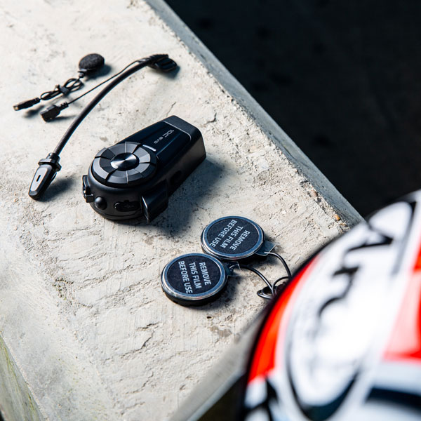 sena_action-cameras_10c-evo_lifestyle4.jpg