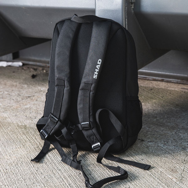 shad_soft-luggage_ruck-sack_sl86_lifestyle2.jpg