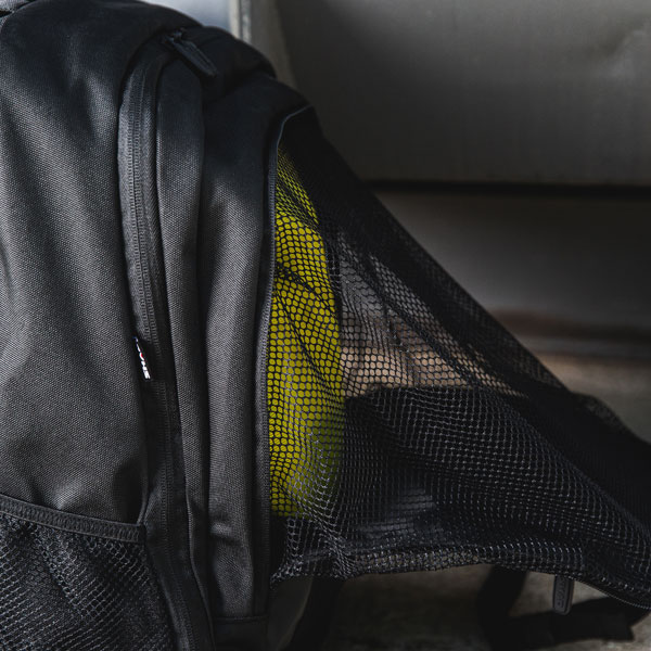 shad_soft-luggage_ruck-sack_sl86_lifestyle3.jpg