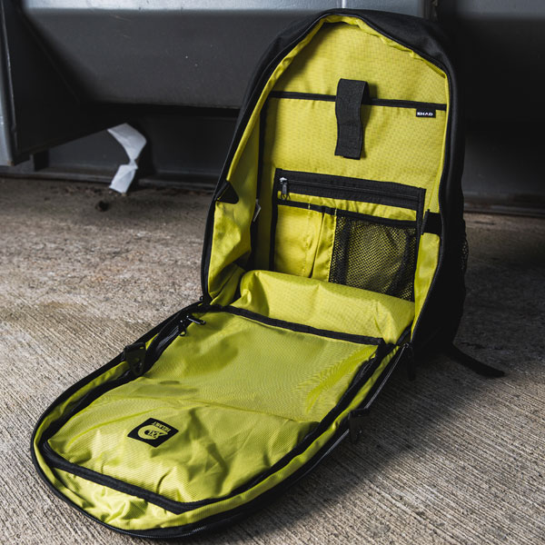 shad_soft-luggage_ruck-sack_sl86_lifestyle4.jpg