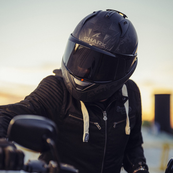 shark_evo_gt_rozen_helmet_matt_black.jpg