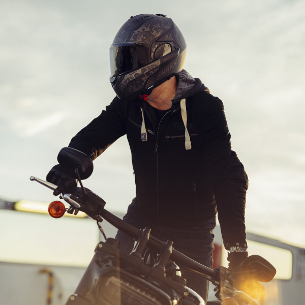 shark_evo_gt_rozen_helmet_matt_black_detail2.jpg