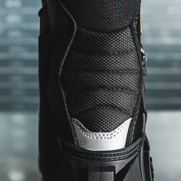 sidi_boots_mid-adventure-2_black_lifestyle3.jpg