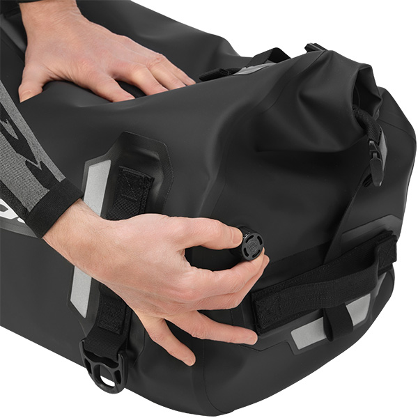 spidi_luggage_waterproof-rolltop-bag_black_detail3.jpg