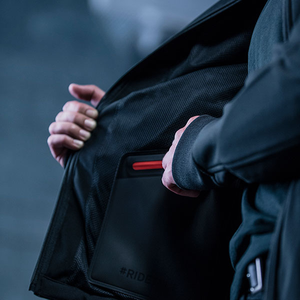 spidi_textile-jacket_hoodie-armour-evo-ce-jacket_black_lifestyle4.jpg