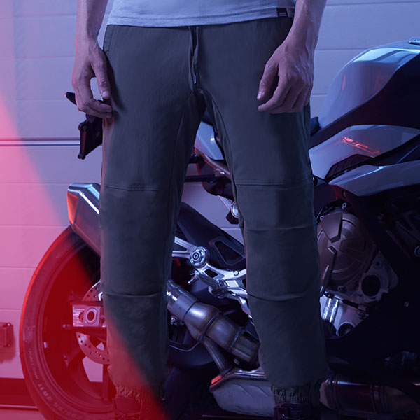 spidi_textile-trousers_moto-jogger-textile-trousers_military-green_lifestyle1.jpg