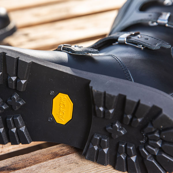 stylmartin_boots_continental-wp_black_sbs-lifestyle6.jpg