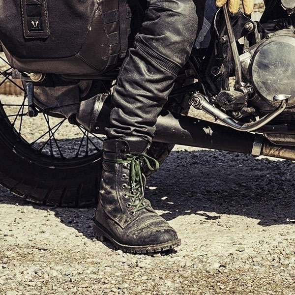stylmarting_boots_yurok_black_lifestyle1.jpg