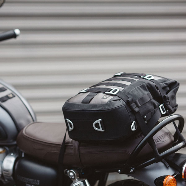sw-motech-legend-gear-lr1-tail-bag-black-grey_detail1.jpg