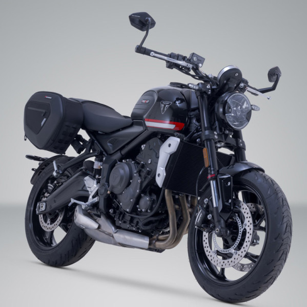 sw-motech_blaze-h-saddlebags_triumph-trident-660_detail1.jpg