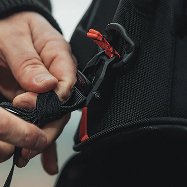 sw-motech_luggage_pro-rearbag-tail-bag_detail1.jpg