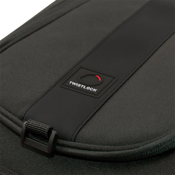 taac_luggage_tc21tw_twistlock-tank-bag-19-25-l_black_detail2.jpg