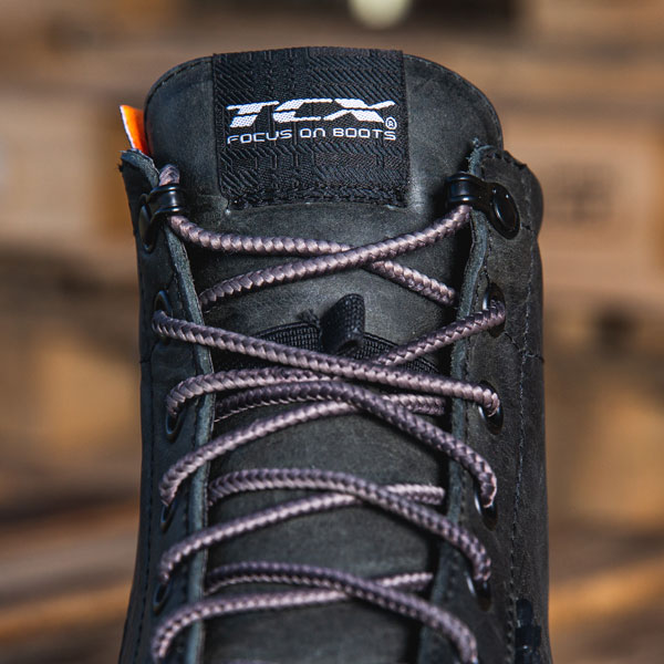 tcx_boots_dartwood-wp_black_lifestyle8.jpg
