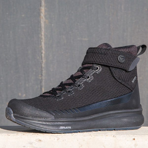 tcx_boots_firegun-2_black_lifestyle11.jpg