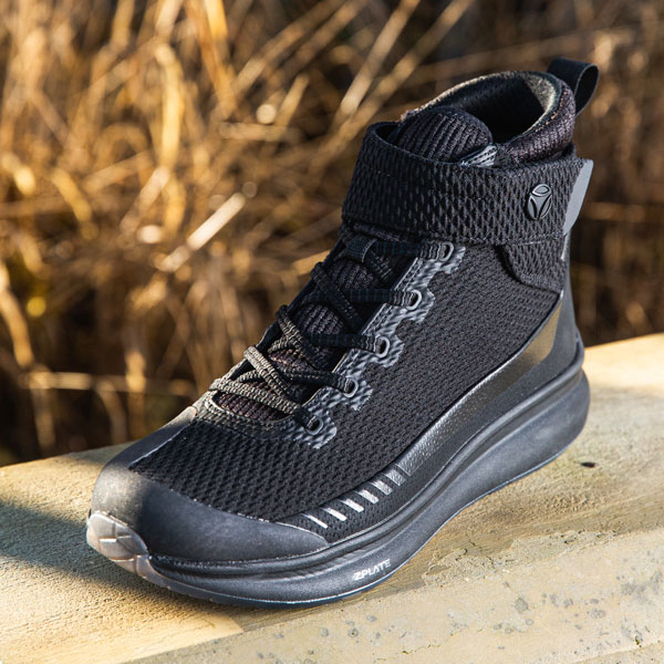 tcx_boots_firegun-2_black_lifestyle2.jpg