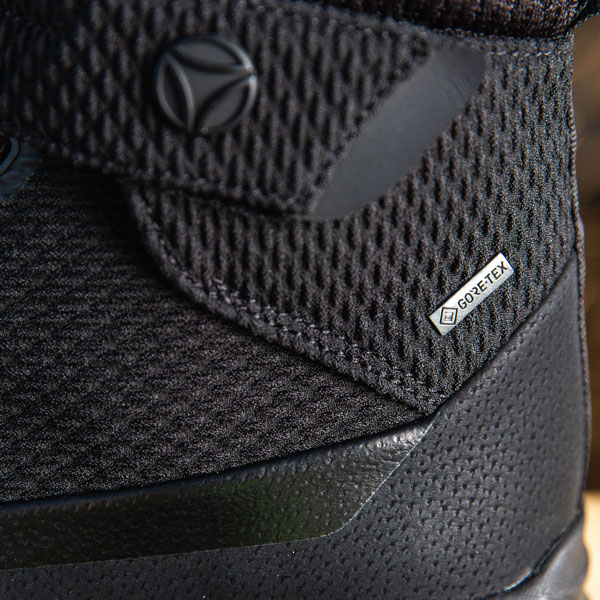tcx_boots_firegun-2_black_lifestyle6.jpg