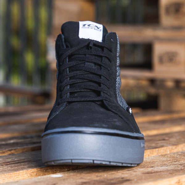 tcx_boots_street-3-tex-wp_black-grey_lifestyle6.jpg