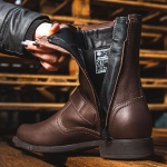 alpinestars-leather_boots_camargue-v2_brown_lifestyle3.jpg