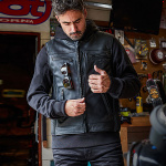 alpinestars_airbag-system_tech-air-3-v2-leather_black_lifestyle2.jpg