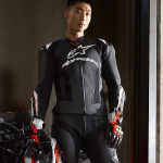 alpinestars_jacket_leather_missile-v3-ignition_black-white_lifestyle1.jpg