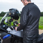 armr-moto_leather-jacket_komura-2_black_lifestyle2.jpg