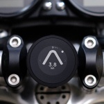 beeline-moto_navigation-aid_black_lifestyle.jpg