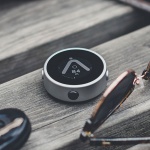 beeline_navigation-aid_moto-metal_silver_lifestyle.jpg