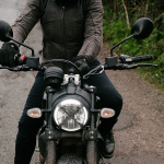 beeline_sat-nav_moto-2_black_lifestyle2.jpg