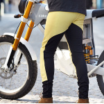 bowtex_essential-armour-baselayer-leggings_yellow_lifestyle.jpg