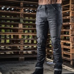 bull-it_textile_jeans_bobber-skinny-covec_black_lifestyle2.jpg
