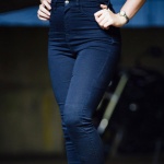 bullit_ladies-leggings_fury-17-sp120-lite_dark-indigo-blue_lifestyle.jpg
