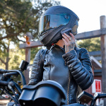 cardo-packtalk-edge-mesh-intercom_lifestyle2.jpg