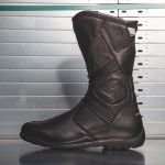 dainese_boots_fulcrum-gt-gore-tex_black-black_lifestyle3.jpg