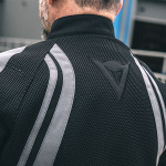 dainese_jacket-textile_air-crono2_black-charcoal-grey_lifestyle-11.jpg