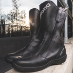 daytona_boots_road-star-gtx_black_lifestyle.jpg