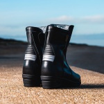 daytona_ladies_leather_boots_pilot-sl_black_lifestyle3.jpg