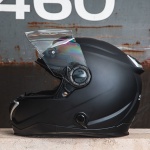duchinni_helmet_d1300_matt-black_lifestyle6.jpg